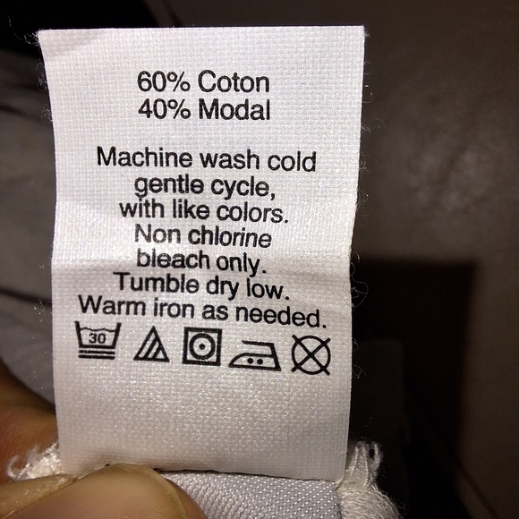 A Madewell low-cut semi-sheer ladies short sleeve t-shirt in a size XS. - Picture 3 of 5